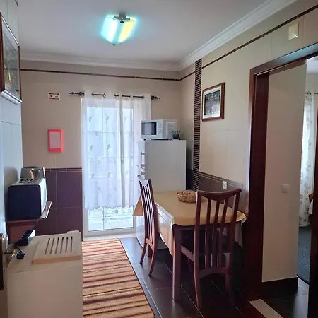 Guesthouse, Ap Verissimo 게스트하우스 *